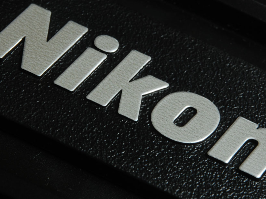 Megtudtuk a Nikon D4 és D800 pontos megjelenési dátumát