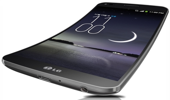 Hazánkba érkezett az LG hajlított okostelefonja