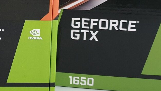 Baj van az új GeForce meghajtóval!