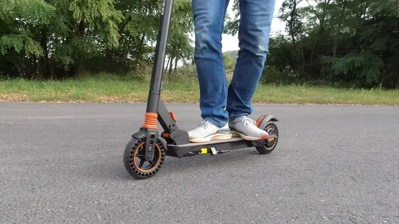 KugooKirin S1 Pro – olcsó e-roller, ami megfelel a szabályoknak 7