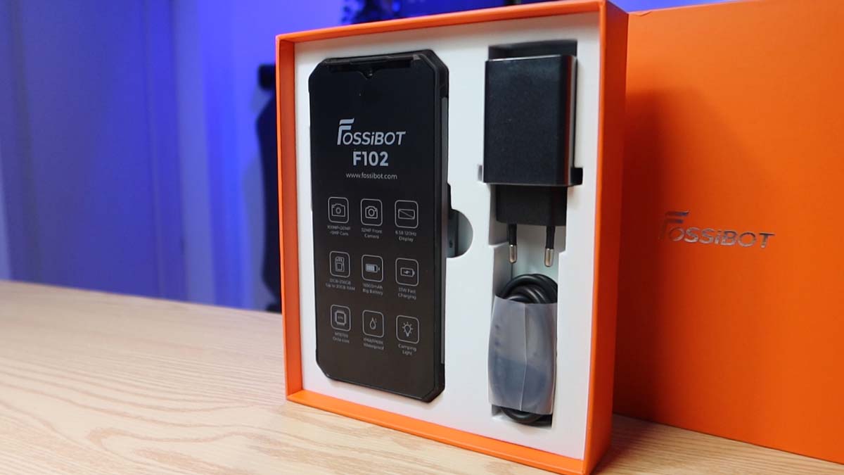 A mobiltelefonok svájcibicskája - FOSSiBOT F102 teszt 1